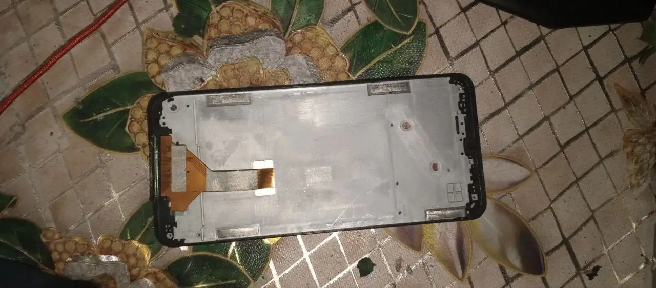 Продам запчасти без экрана - Запчасти в Пермь