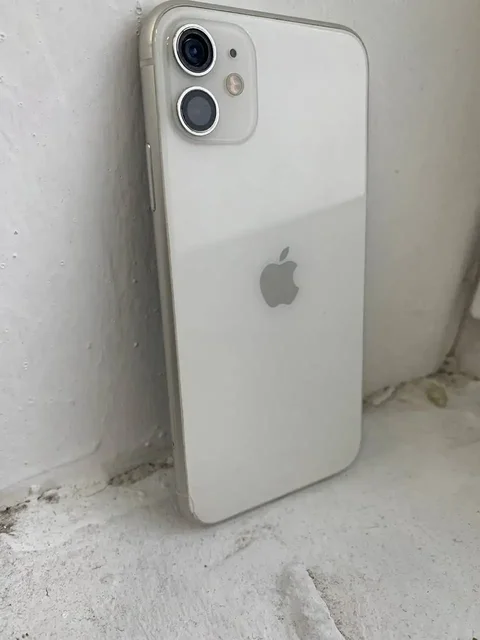 Продам/обменяю iPhone 11 white - Техника Apple в Пермь