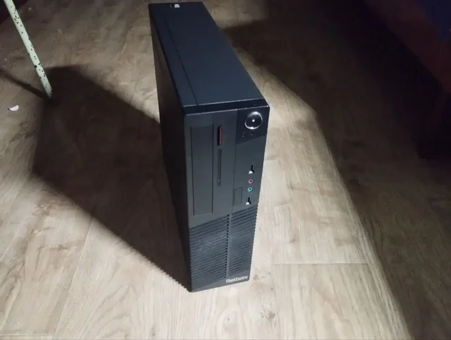 Продам офисный компьютер Lenovo ThinkCentre M79 - Игровые приставки и телефоны в Пермь