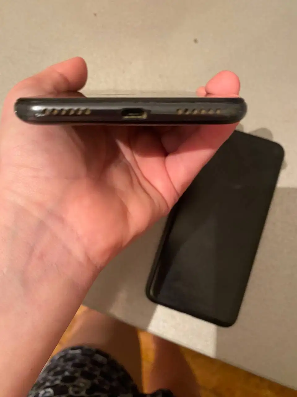 Продам два Хонора с проблемами зарядки - Смартфоны (Электроника) в Пермь