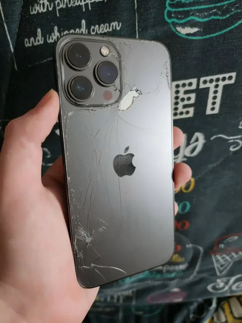 iPhone 13 Pro Max и копия AirPods Pro 2 - Электроника в Пермь