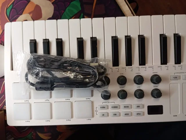 MIDI клавиатура SMK 25 - Музыкальное оборудование в Пермь