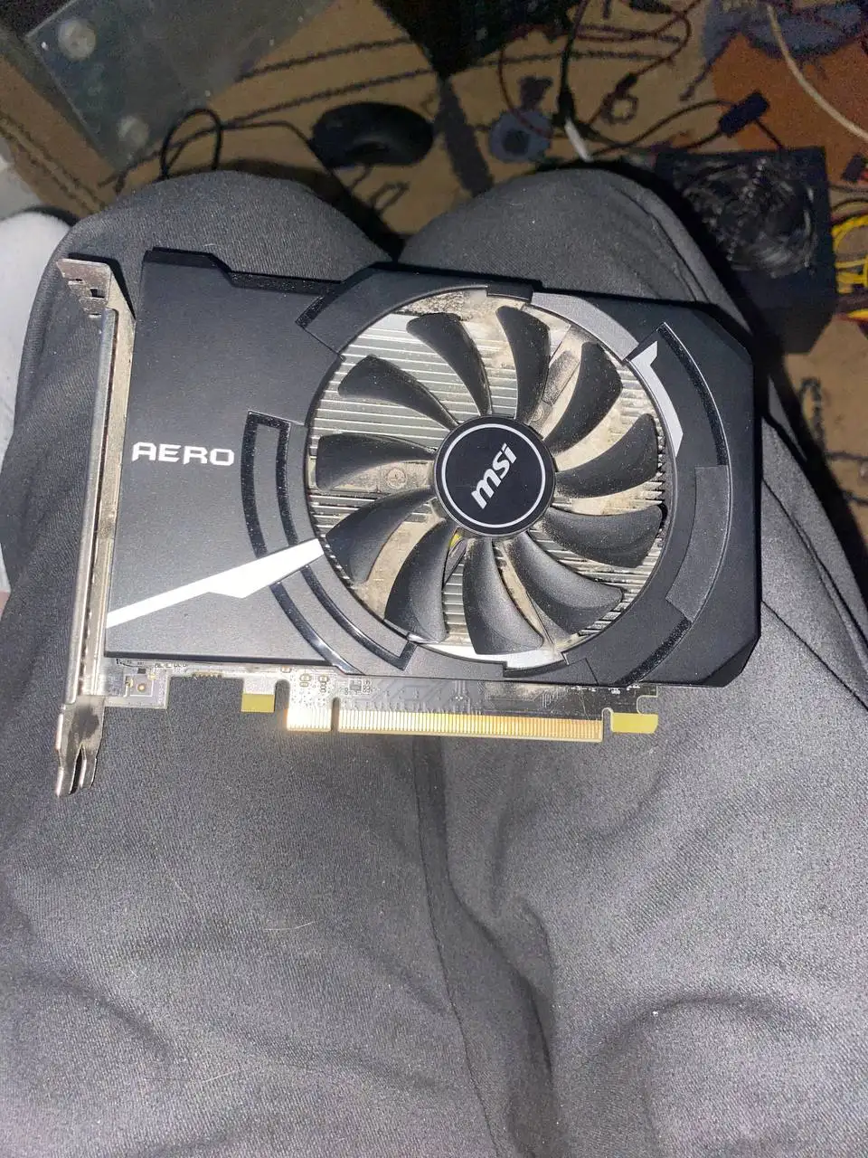 Продажа компьютерных комплектующих: монитор, клавиатура, ОЗУ, БП, видеокарта - Компьютерные комплектующие (Электроника) в Пермь