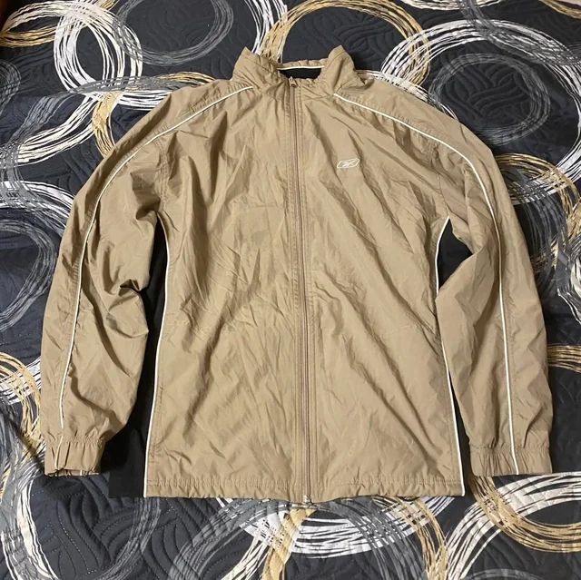 Продам ветровку Reebok с тканевым вкладышем - Свитер в Пермь