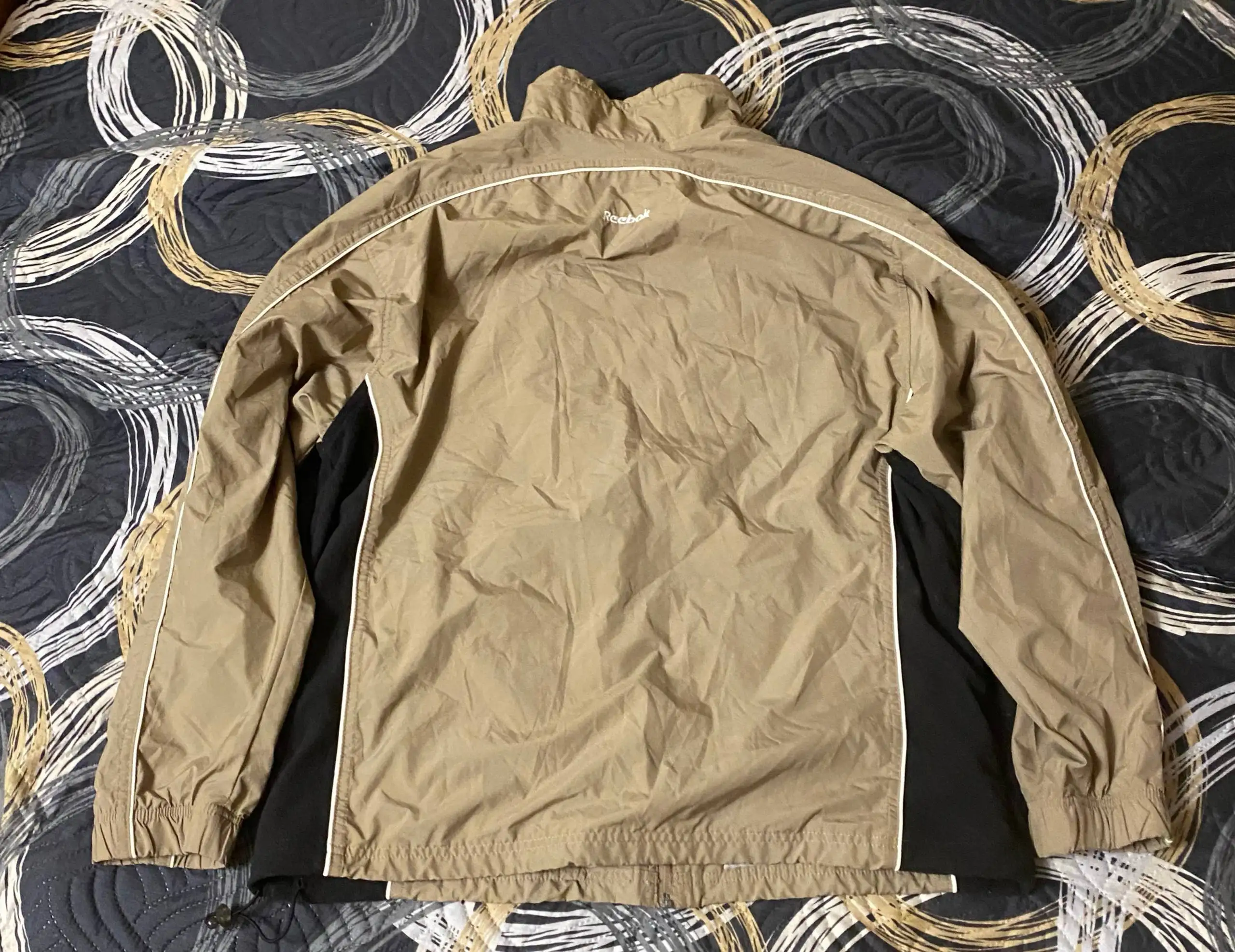Продам ветровку Reebok с тканевым вкладышем - Верхняя одежда (Одежда) в Пермь