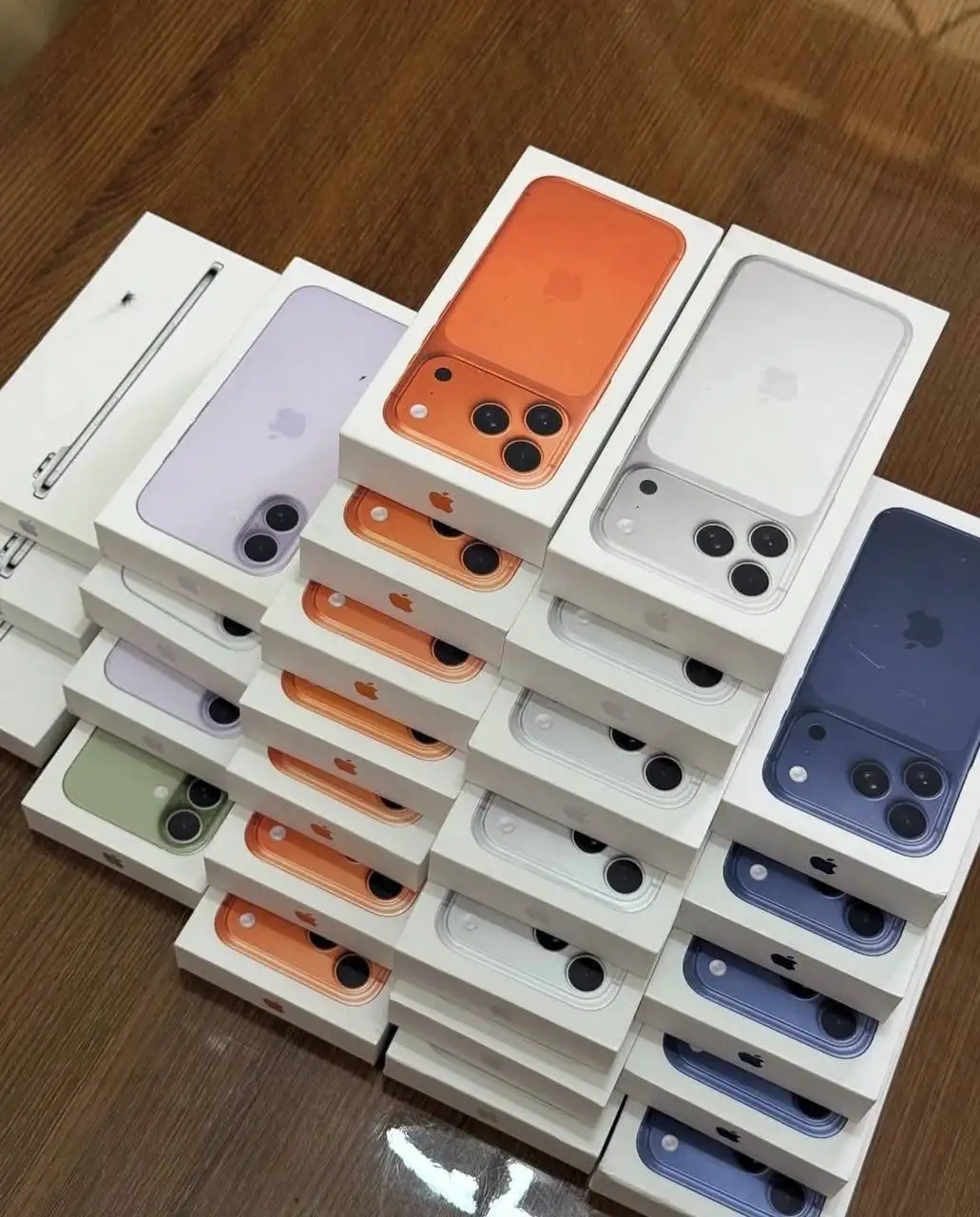 Продажа iPhone 17 различных моделей и конфигураций - Смартфоны (Электроника) в Пермь