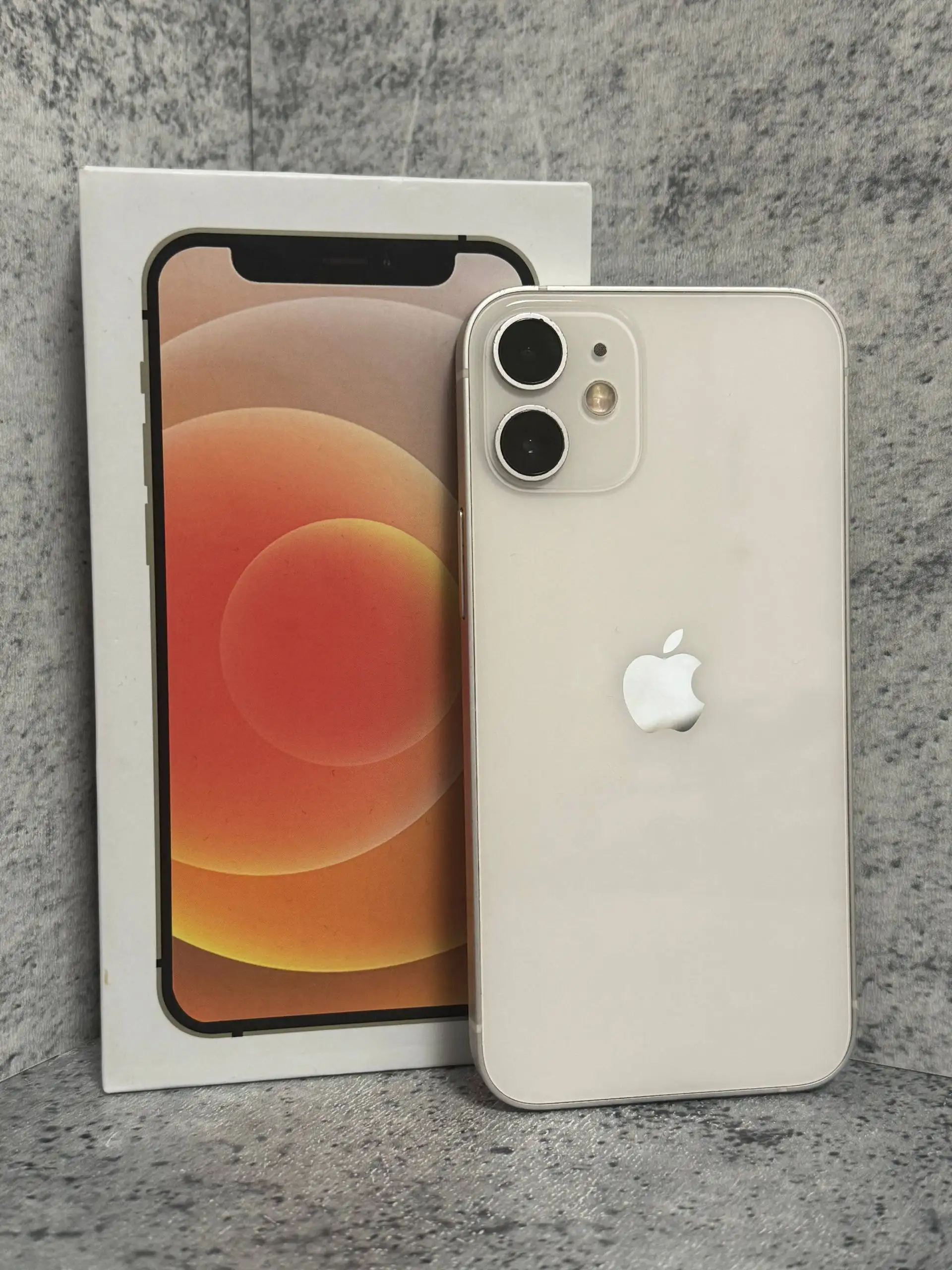 Продажа б/у iPhone разных моделей - Смартфоны (Электроника) в Пермь