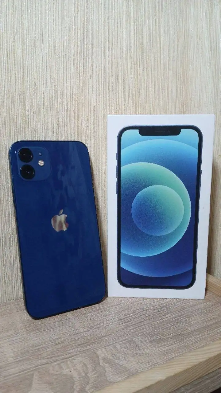 iPhone 12 64GB с царапинами на экране - Смартфоны (Электроника) в Пермь