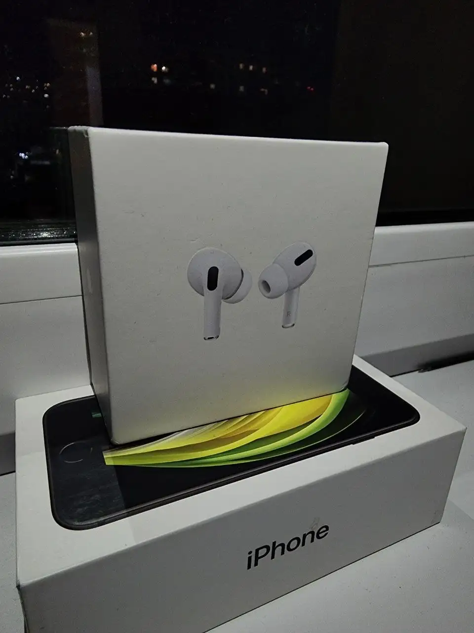 Продажа iPhone SE 2016, iPhone 7, iPhone SE 2020, копий AirPods Pro 2 - Смартфоны и аксессуары (Электроника) в Пермь