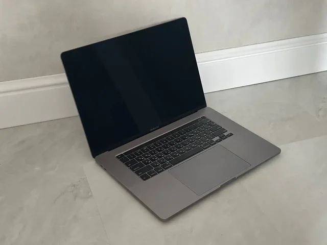 Продажа MacBook Pro 16 (2019) i7 16GB 512GB Space Gray - Микрокомпьютеры/Одноплатники в Пермь