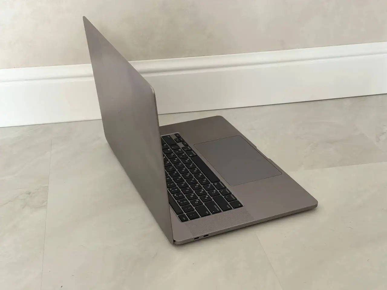 Продажа MacBook Pro 16 (2019) i7 16GB 512GB Space Gray - Ноутбуки (Электроника) в Пермь