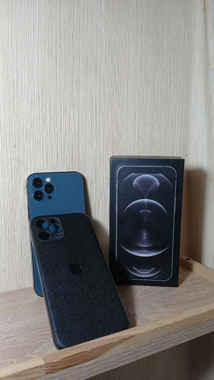 iPhone 12 Pro 128ГБ с замененным дисплеем - Смартфоны (Электроника) в Пермь