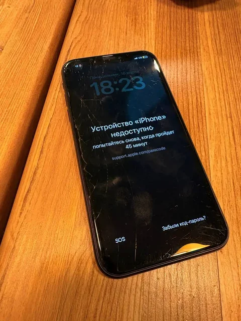 iPhone XR 128GB с повреждениями - Автоаксессуары в Пермь