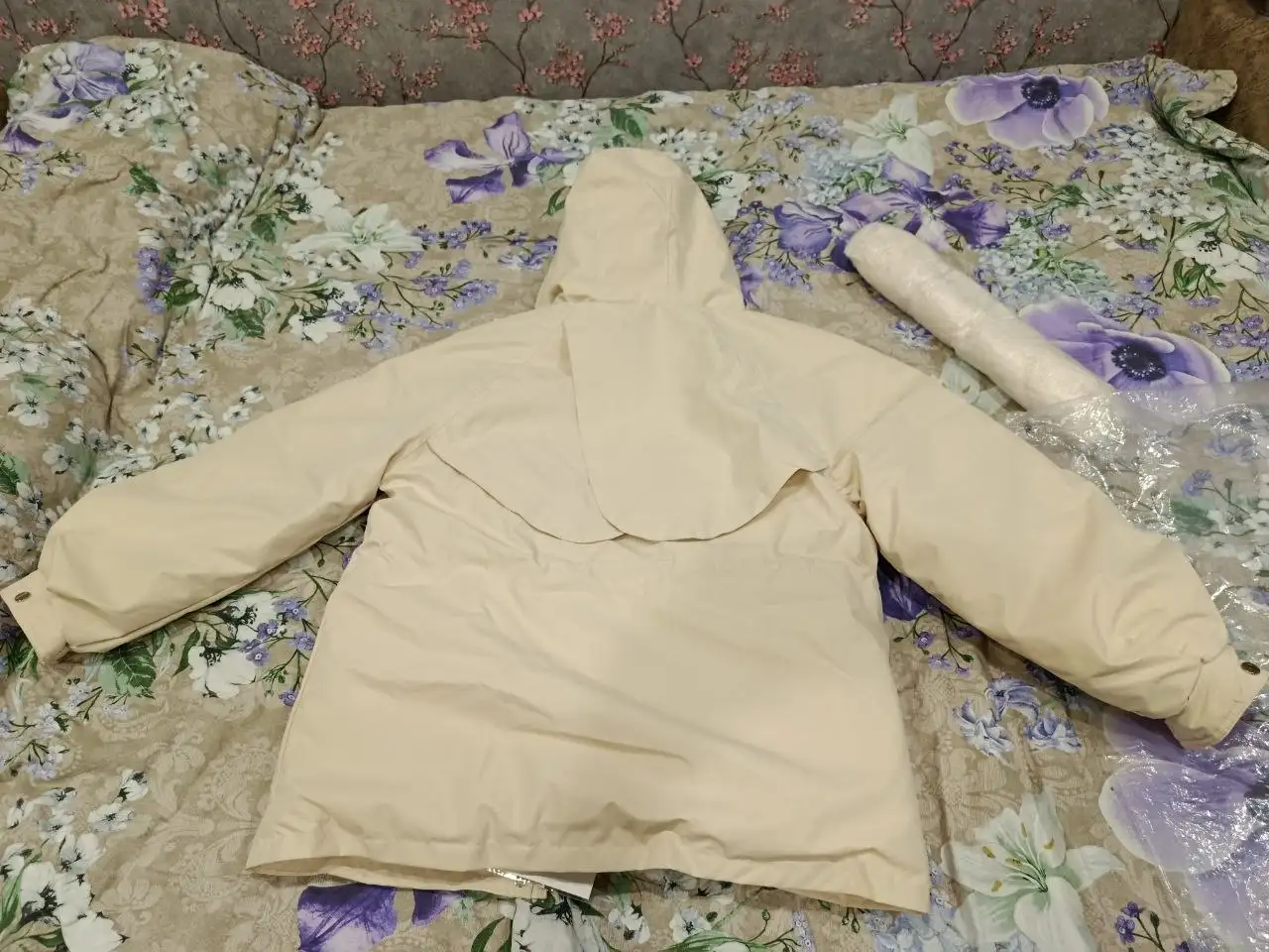 Продам новую женскую демисезонную куртку 46 размер - Верхняя одежда (Одежда) в Пермь