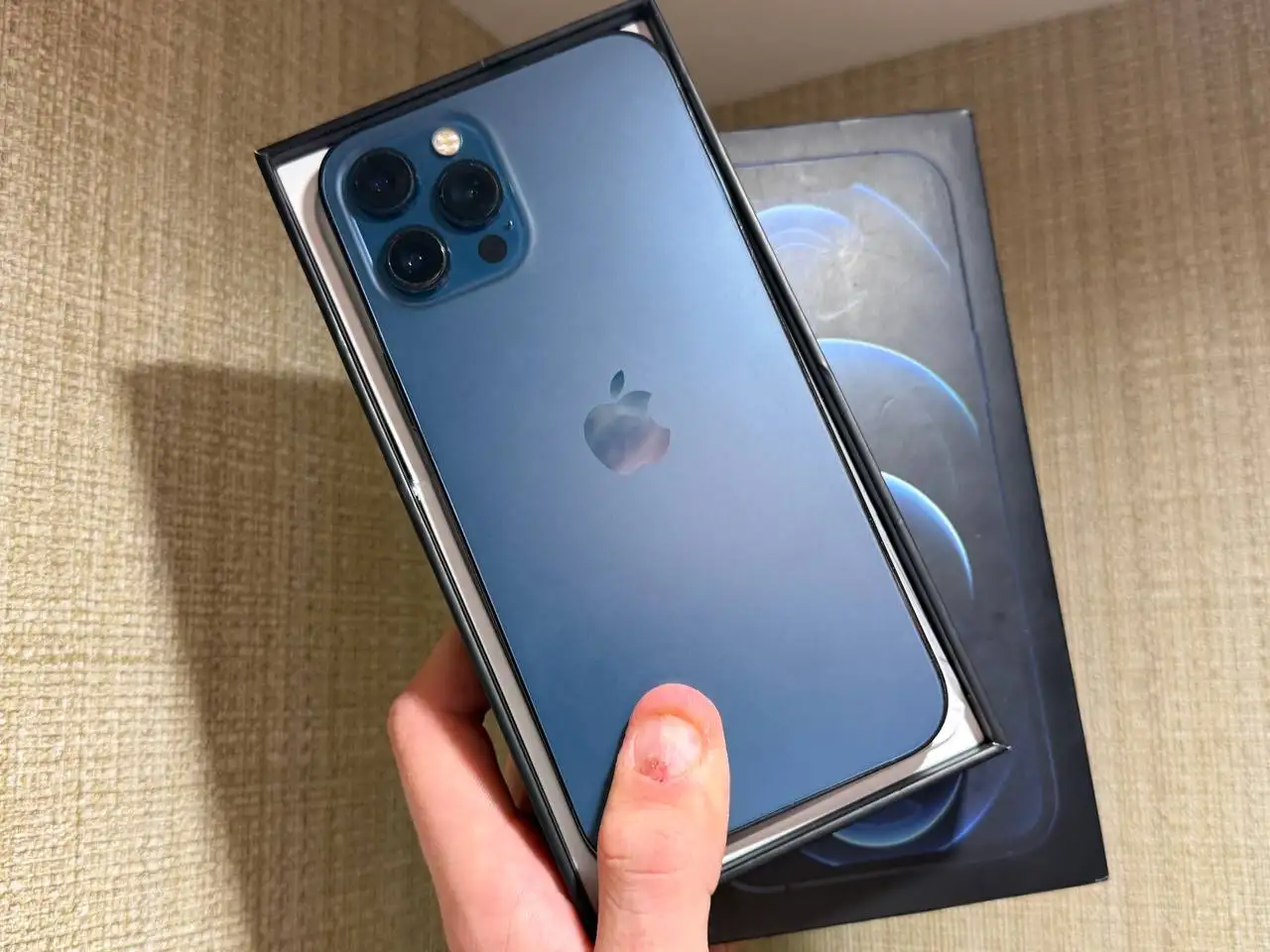 iPhone 12 Pro Max 128GB в идеальном состоянии - Смартфоны (Электроника) в Пермь