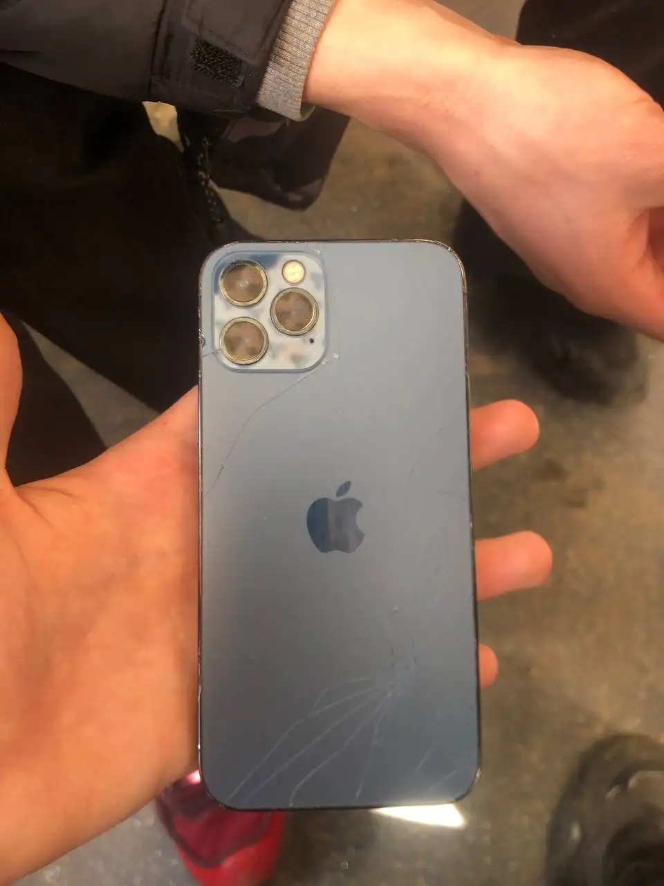 Обмен iPhone 12 Pro на iPhone 11 Pro - Смартфоны (Электроника) в Пермь