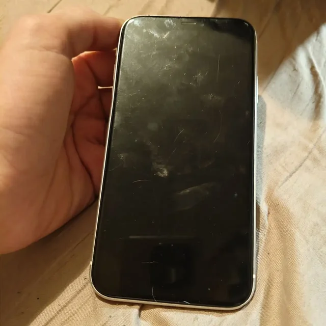 Продажа неработающего устройства - Наушники в Пермь