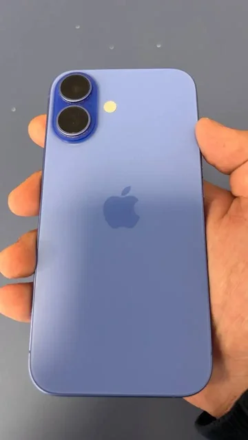 iPhone 16, 128 ГБ в отличном состоянии - Телефоны и смартфоны в Пермь