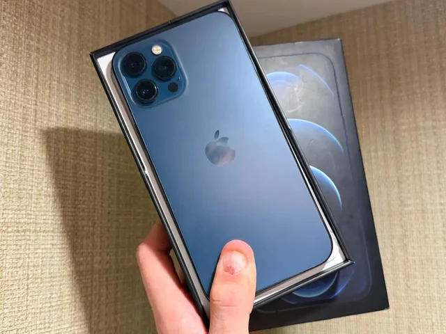 iPhone 12 Pro Max 128GB Sim+Esim в идеальном состоянии - Аксессуары в Пермь