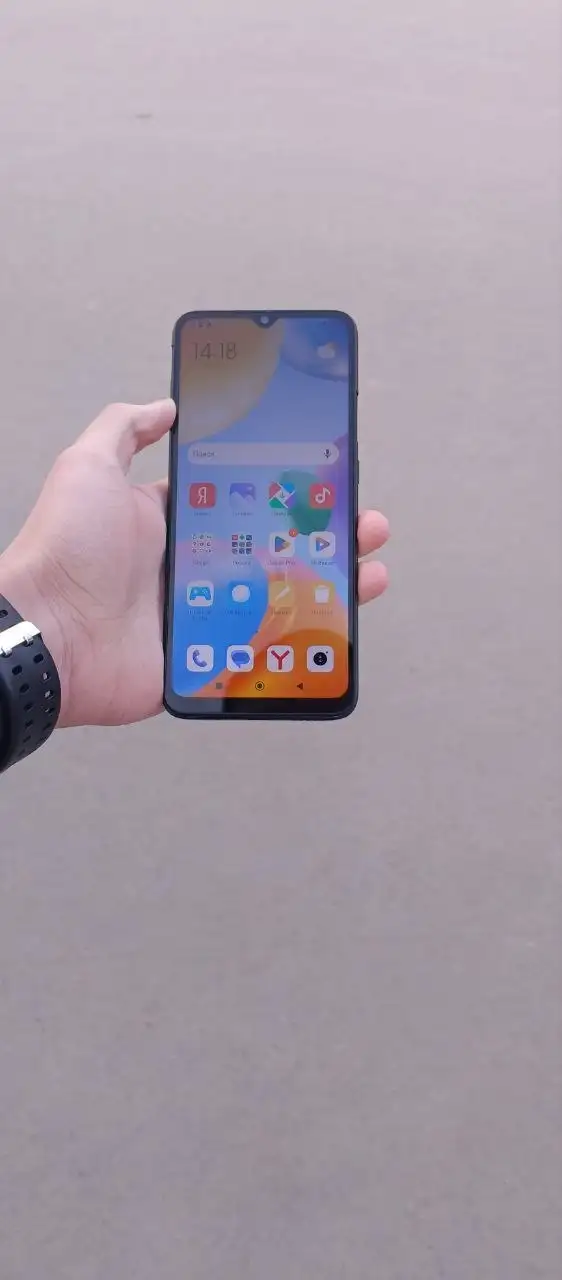 Продажа смартфона REDMI 10C 8/128 Гб с мелкими дефектами - Смартфоны (Электроника) в Пермь