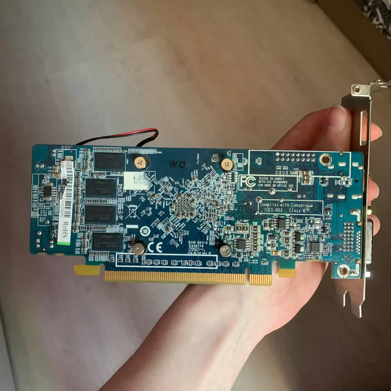 Видеокарта Radeon HD 5570 1gb - Видеокарты (Электроника) в Пермь