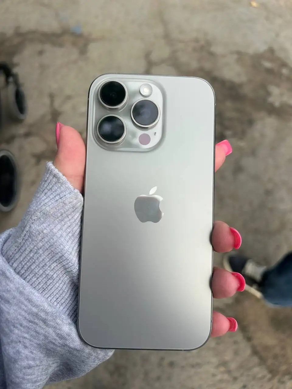 Продам iPhone 16 Pro - Смартфоны (Электроника) в Пермь