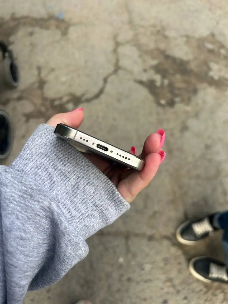 Продам iPhone 16 Pro - Смартфоны (Электроника) в Пермь