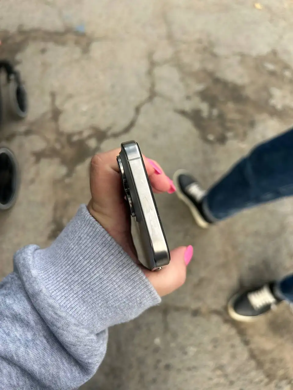 Продам iPhone 16 Pro - Смартфоны (Электроника) в Пермь