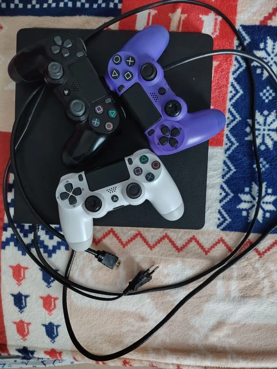 Продам PS4 Slim 1TB - Игровые приставки (Электроника) в Пермь