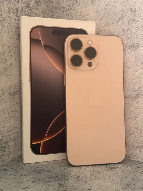 iPhone 16 Pro Max 512 ГБ с битыми пикселями и погнутым корпусом - Игровые консоли в Пермь