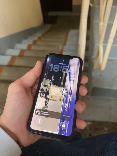 Продам iPhone с неисправным Face ID и без звука - Игровые консоли в Пермь
