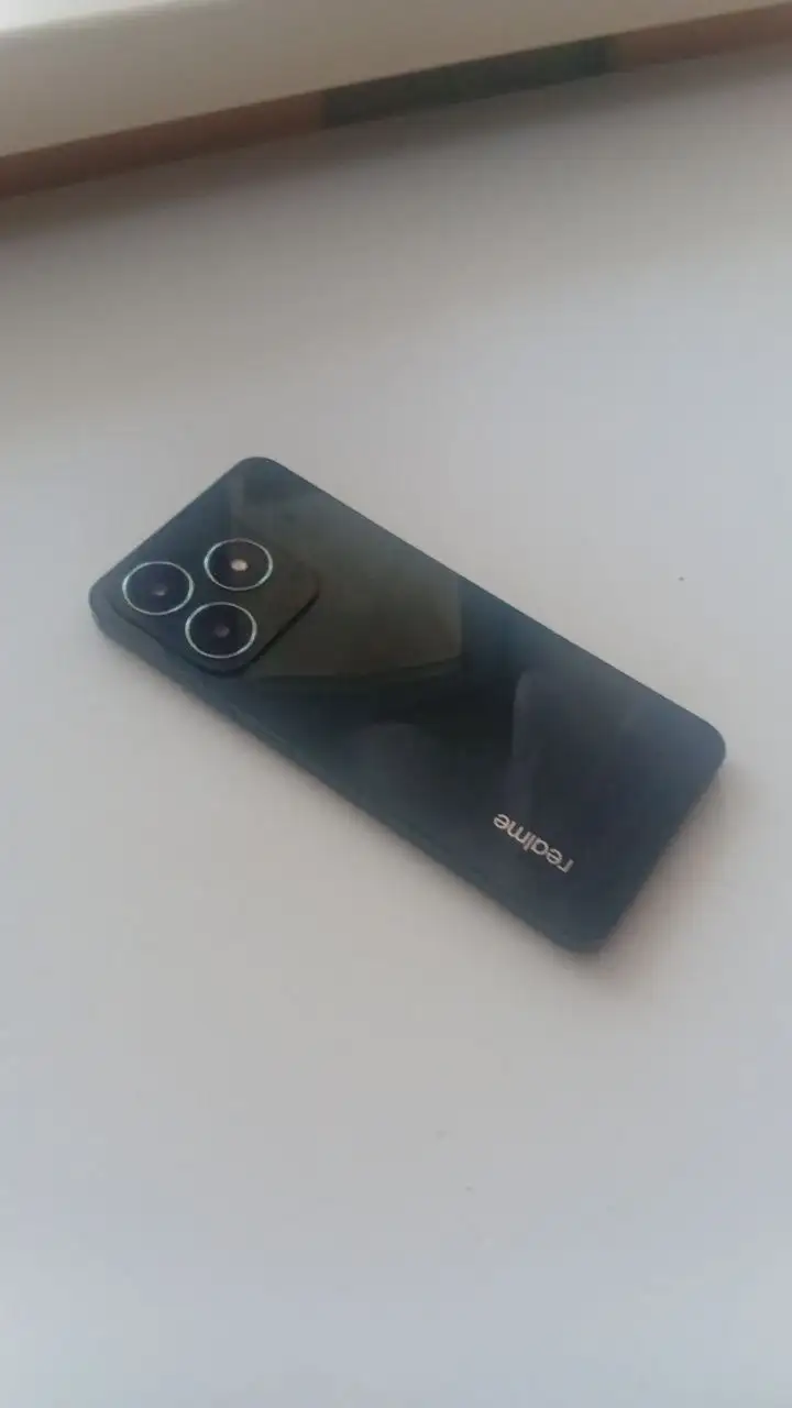 Продажа телефона Realmi laptop с 128 ГБ памяти - Смартфоны (Электроника) в Пермь