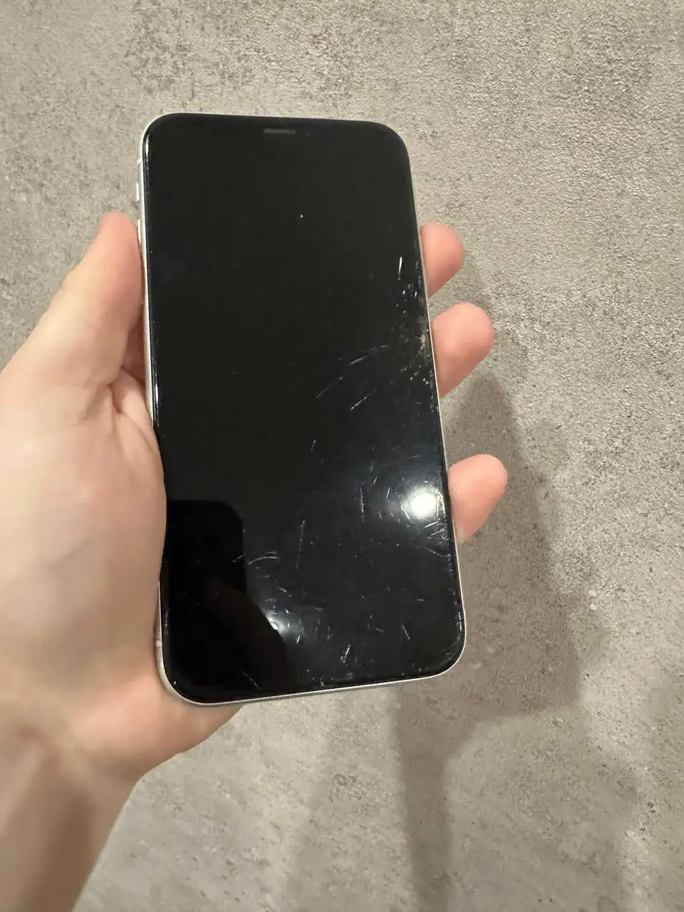 Продам iPhone XR 64GB с трещинами - Смартфоны (Электроника) в Пермь