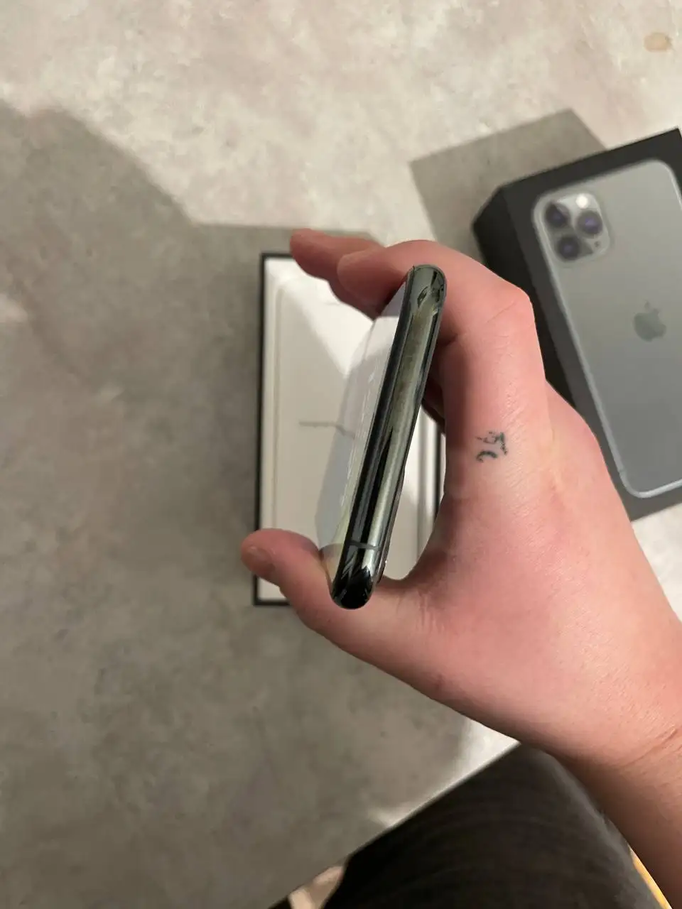 Продам iPhone 11 Pro 64GB - Смартфоны (Электроника) в Пермь