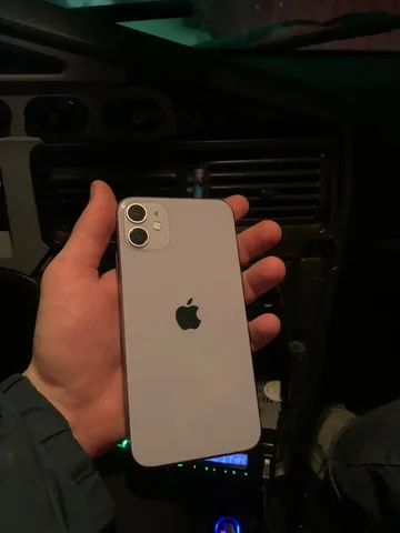 iPhone 11 64gb с аксессуарами - Игровые приставки и телефоны в Пермь