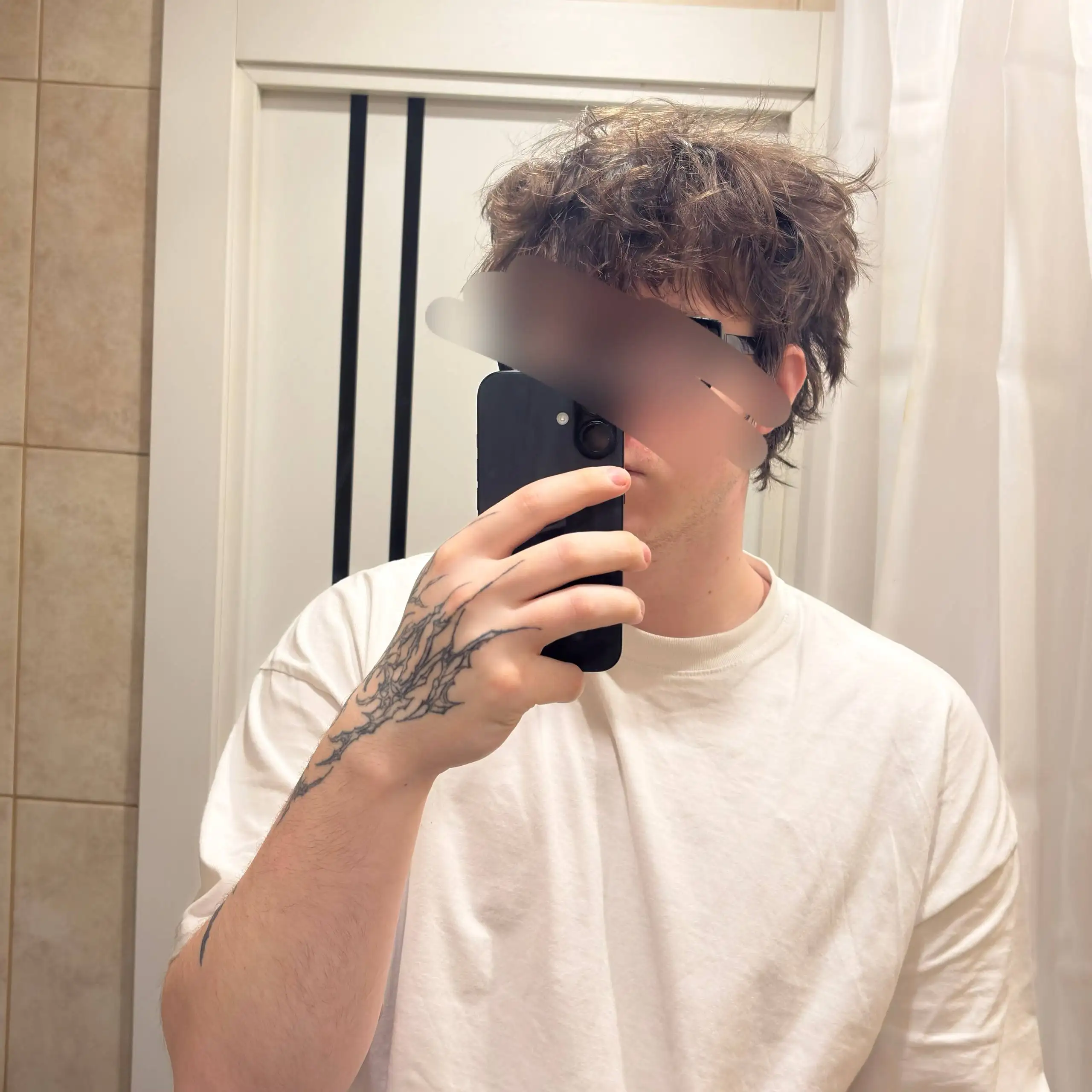 Айфон 16 в идеальном состоянии - Смартфоны (Электроника) в Пермь