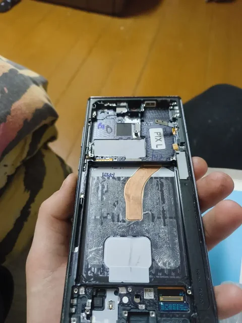 Экран Samsung S22 Ultra б/у - Телефоны и планшеты в Пермь