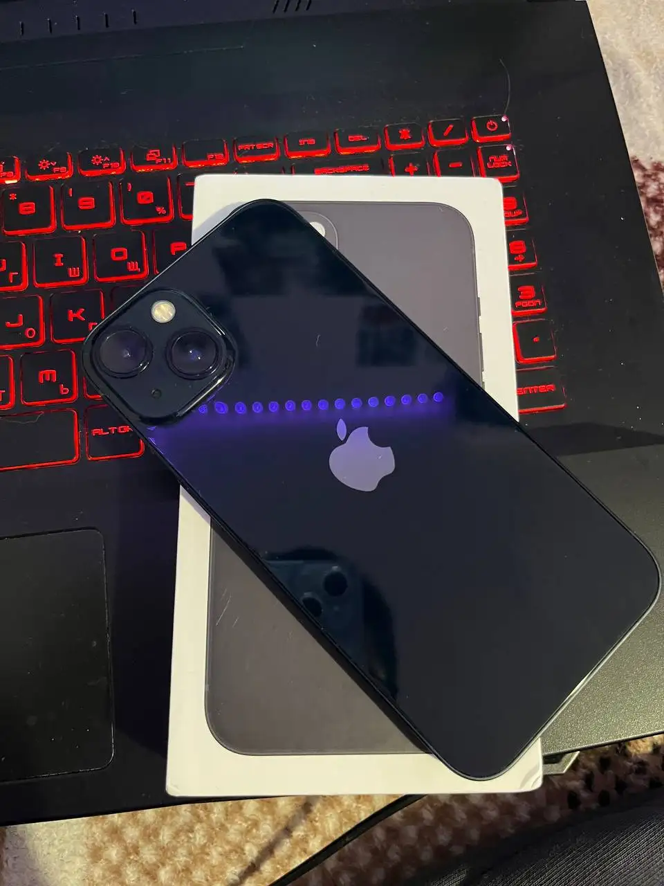 Продам iPhone 13 американской версии - Смартфоны (Электроника) в Пермь