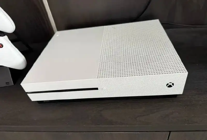 Продажа Apple iPhone с Game Pass - Смартфоны (Электроника) в Пермь