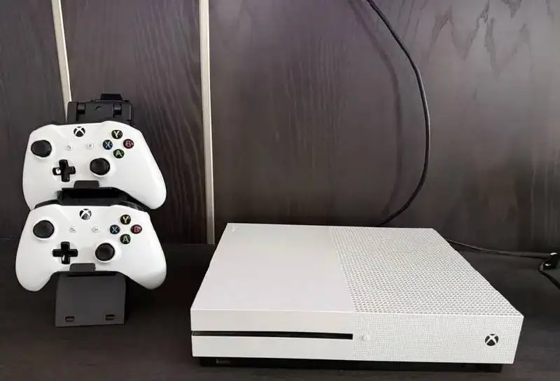 Продажа Apple iPhone с Game Pass - Смартфоны (Электроника) в Пермь