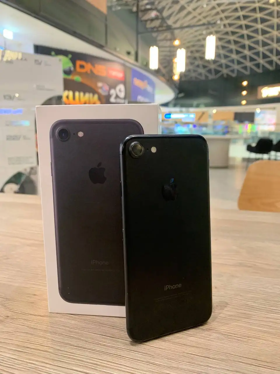 iPhone 7 32gb в идеальном состоянии с коробкой - Смартфоны (Электроника) в Пермь