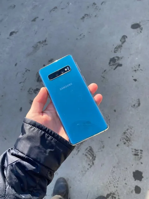 Смартфон Samsung C10 128ГБ - Аксессуары для телефонов в Пермь