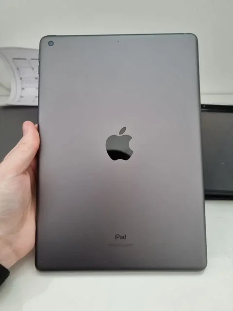 Apple iPad 9 2021 64gb в идеальном состоянии - Аксессуары для телефонов в Пермь