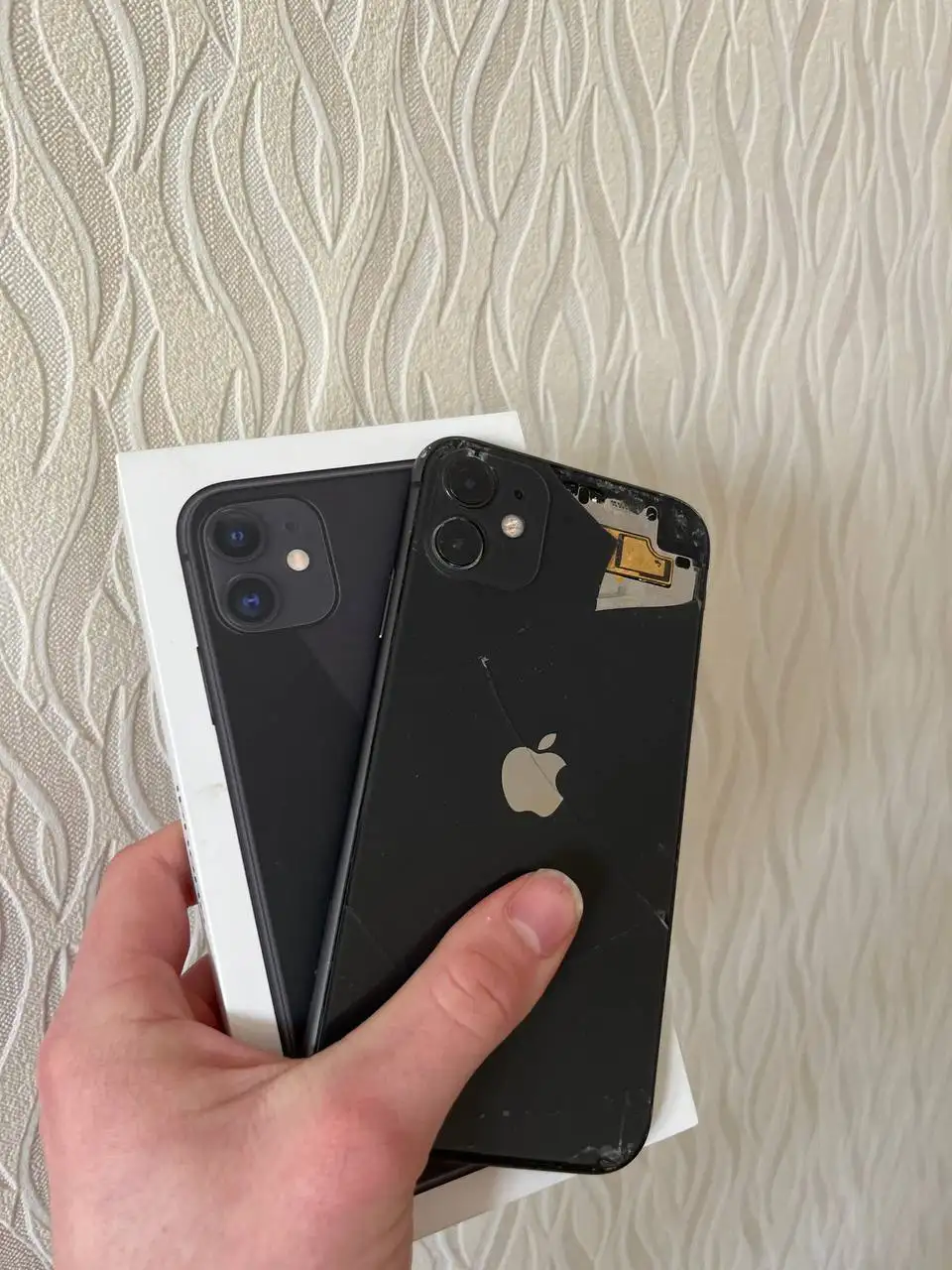 iPhone 11 64 ГБ с дефектами - Смартфоны (Электроника) в Пермь