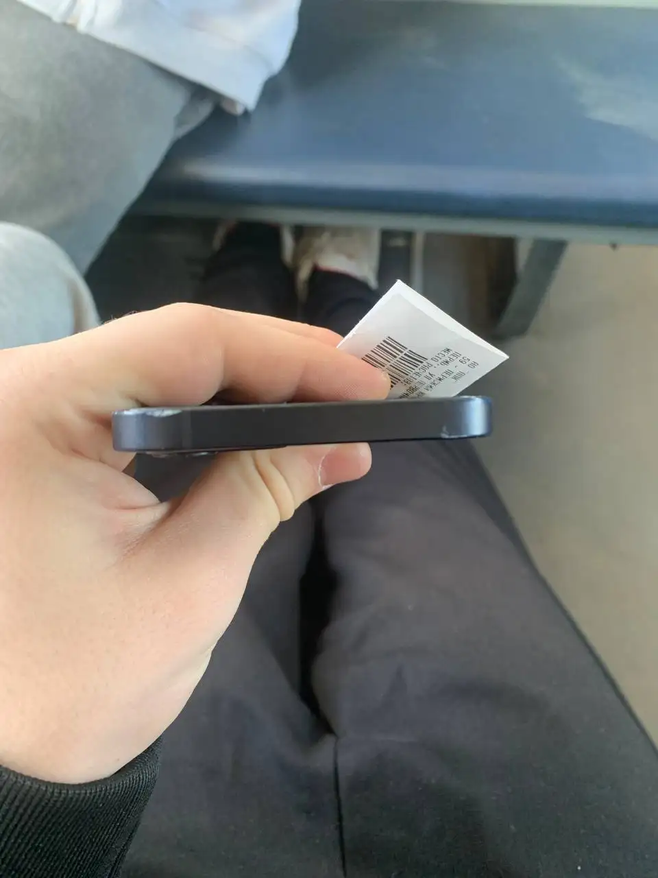 Продажа iPhone 12 в состоянии 7/10 с чехлом - Смартфоны (Электроника) в Пермь