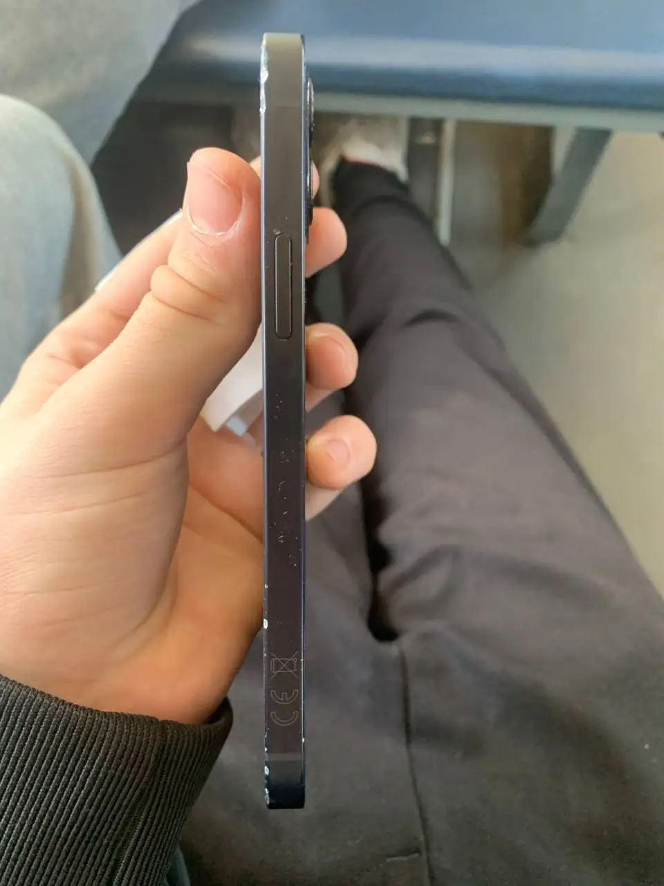 Продажа iPhone 12 в состоянии 7/10 с чехлом - Смартфоны (Электроника) в Пермь