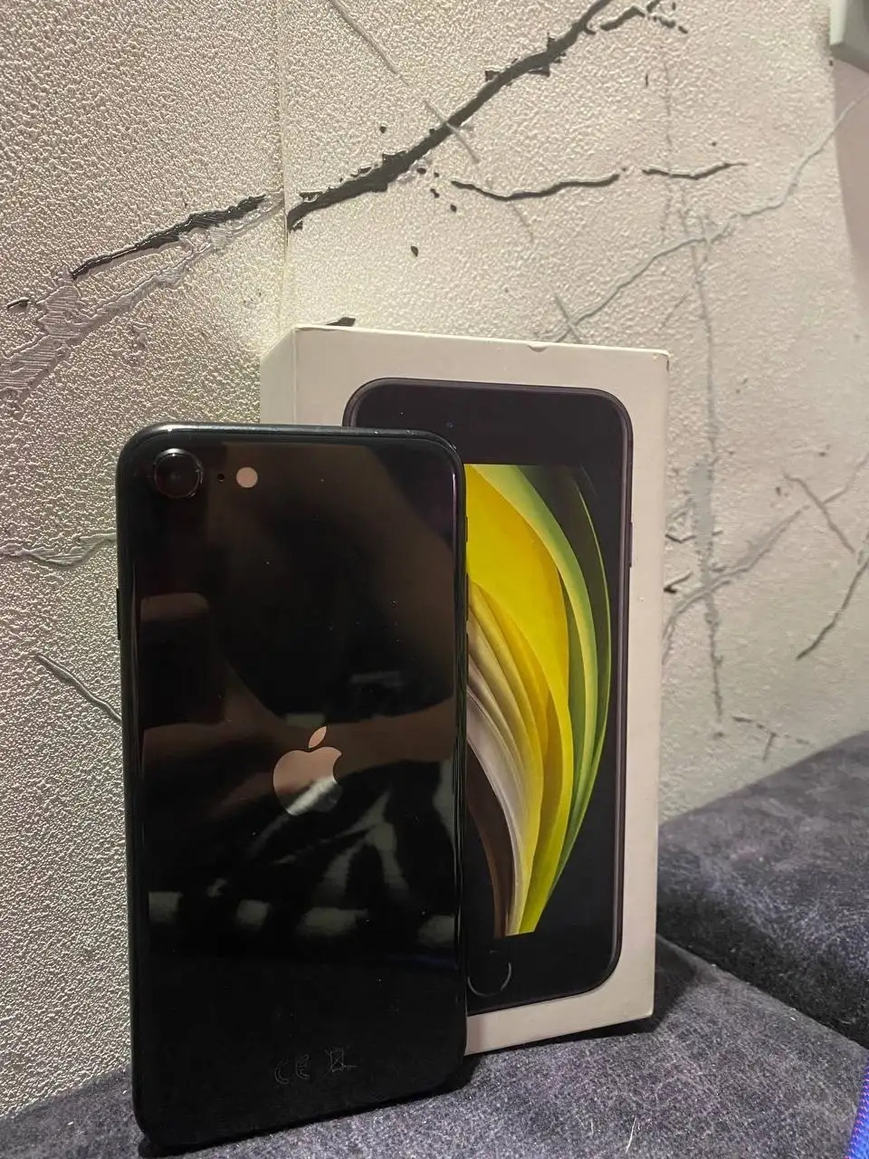 Продажа iPhone 12 и iPhone SE 2020 - Смартфоны (Электроника) в Пермь