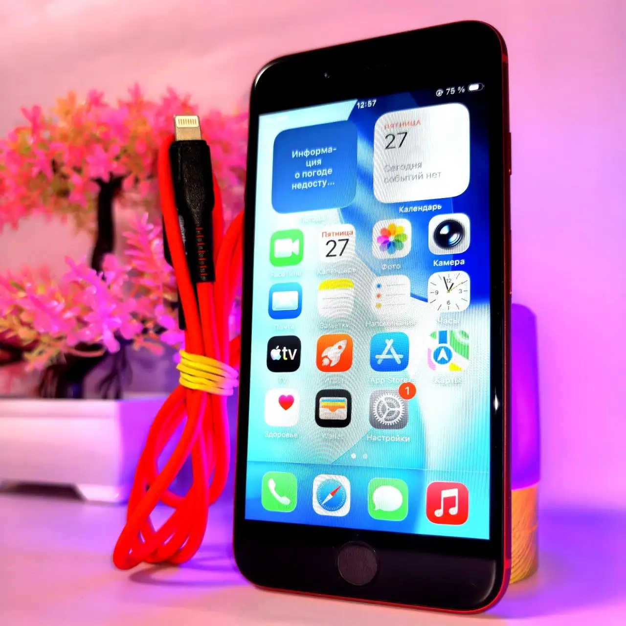 iPhone SE 2020 64гб Red в идеальном состоянии - Смартфоны (Электроника) в Пермь