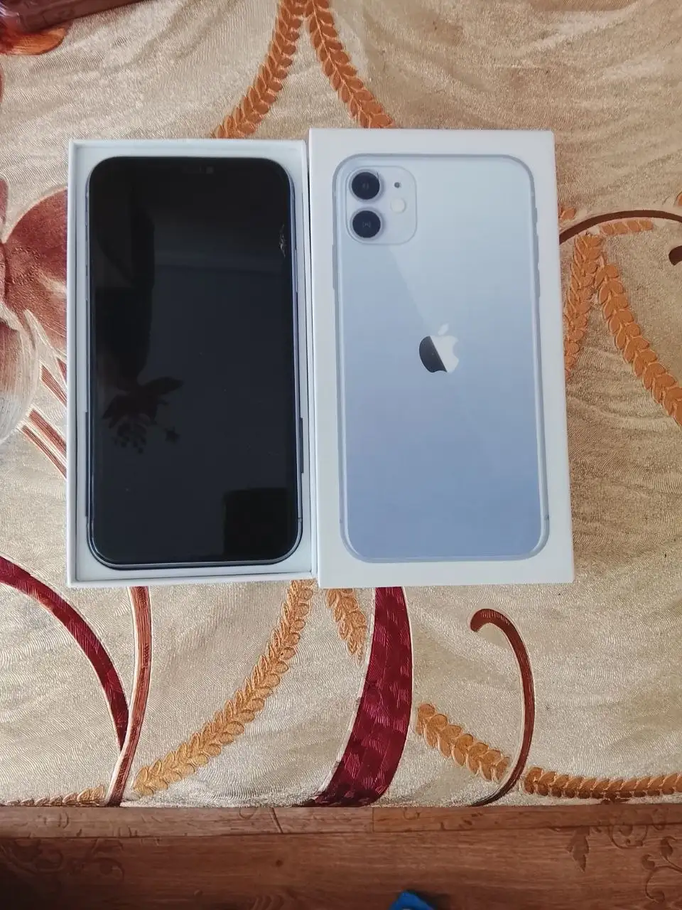 Айфон 128 с дефектом крышки - Смартфоны (Электроника) в Пермь