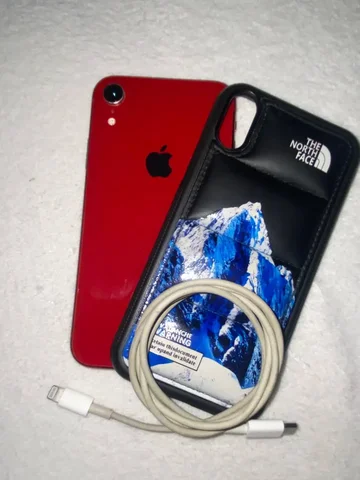 iPhone XR 64gb в хорошем состоянии с аксессуарами - Микрокомпьютеры/Одноплатники в Пермь